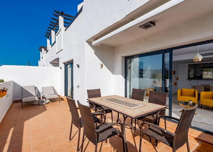Lotus 2401 - Beautiful Apartment With Pool & Sea View