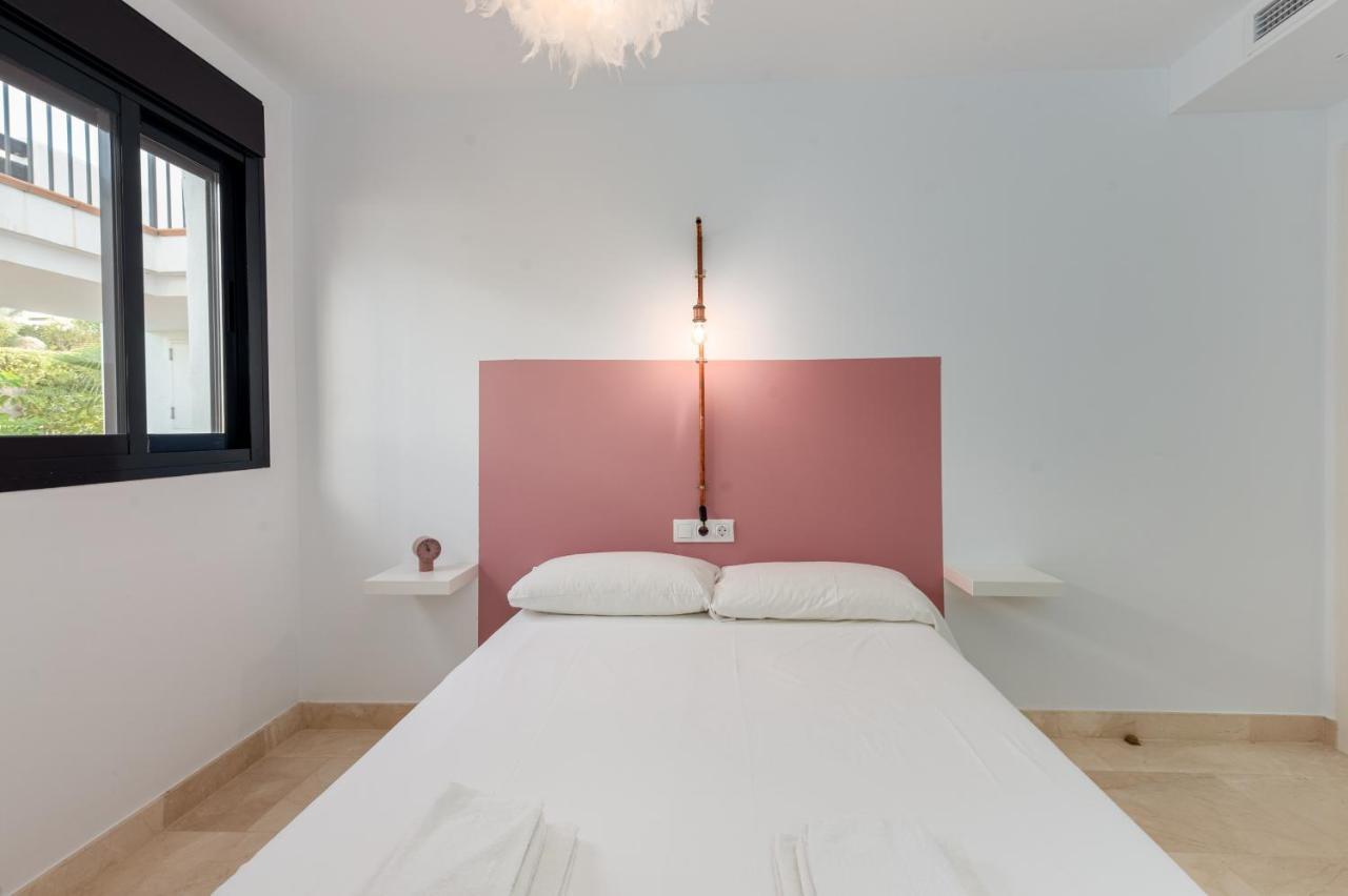 Lotus 2401 - Beautiful With Pool & Sea View Apartment *